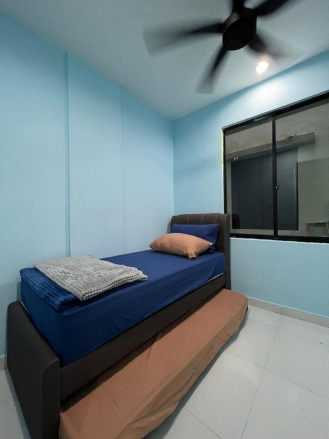 Faiz Homestay Kuching Kültér fotó